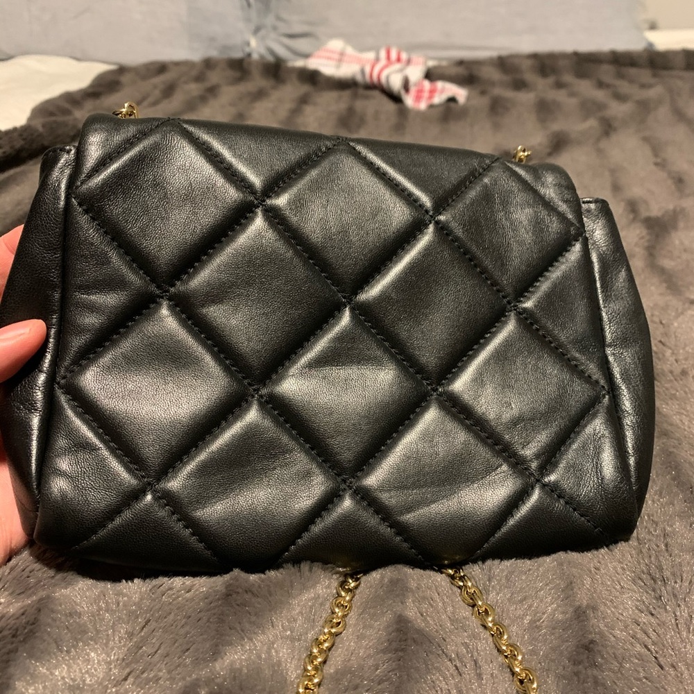 Authentic Salvatore Ferragamo Quilted Vara Bag - Picture 8 of 14